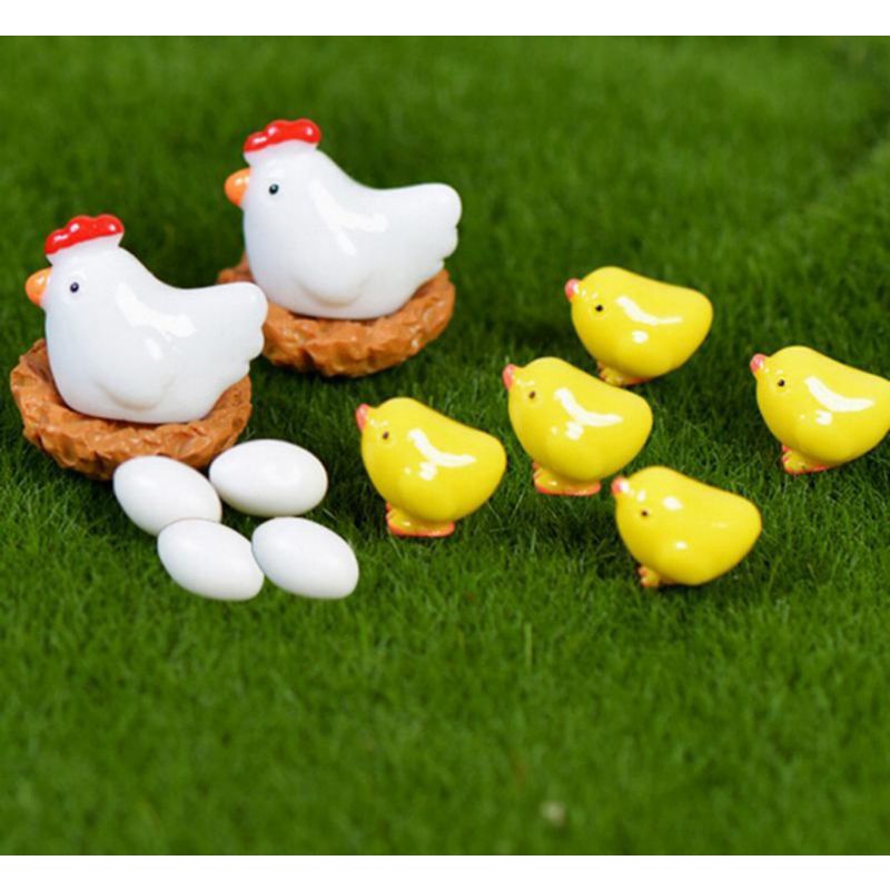 โมเดลไก่จิ๋ว แม่ไก่พร้อมลูกตกแต่งสวน