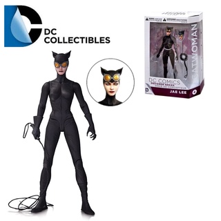 DC Collectibles  DC Designer Series - Jae Lee - Catwoman Figure