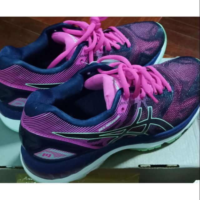 รองเท้าวิ่งAsics Gel Nimbus, 19