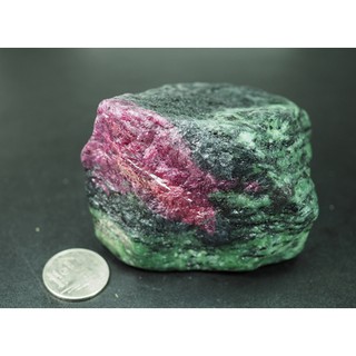 พลอยทับทิมซอยไซต์ (Ruby in Zoisite ) 1758 กะรัต (Ru090)