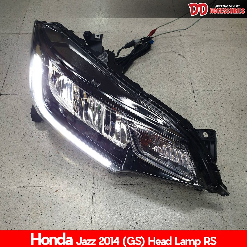 ไฟหน้า Jazz 2014 2016 2018 GK ลาย RS หลอดไฟครบ ปลั๊กไม่ต้องแปลง (ใช้กับไฟโคมเดิม RS ไม่ได้)