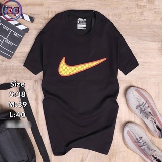 nike เสื้อยืดแขนสั้น