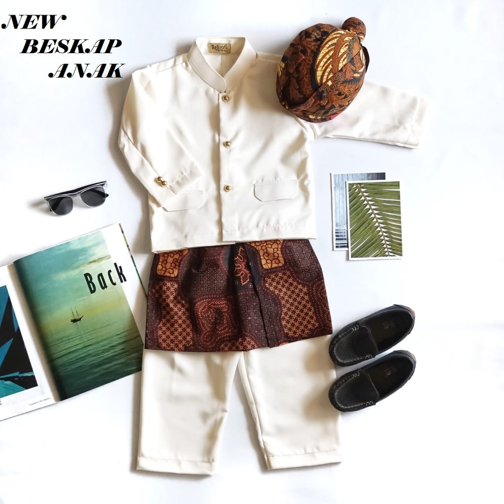 BAJUNIK_PRODUSEN BASOFI CHILDRENS/CHILDRENS TRADITIONAL CLOTHES/JAVA TITIONAL CLOTHES/PHOTOS/WHITE เ