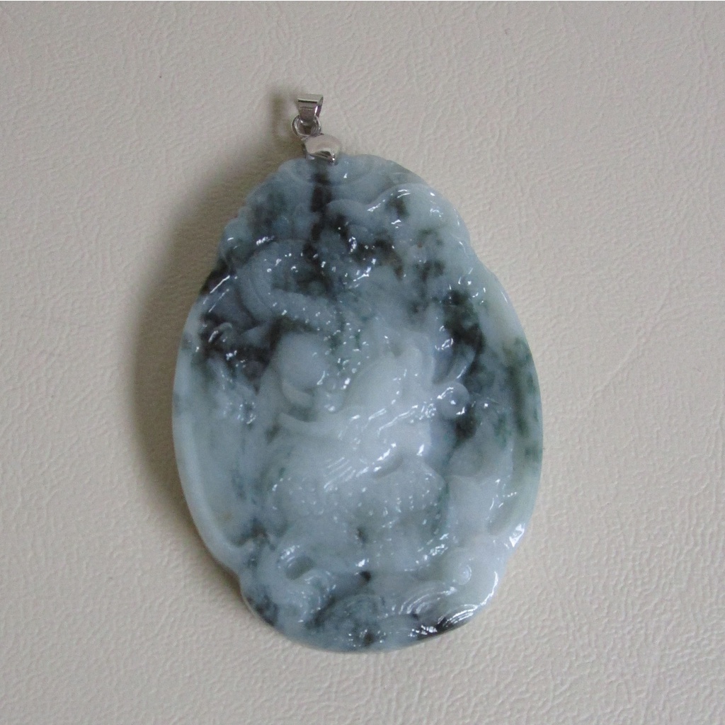 จี้หยกพม่าJadeiteแกะสลักลายมังกรขนาด39.9x56x7.8mm