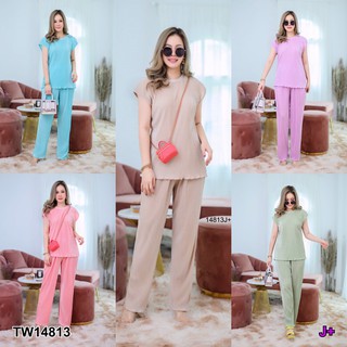 TwinsShopVip💗พร้อมส่ง TW14813 Set #สาวอวบ เสื้อไหล่ล้ำ+กางเกงขายาว ผ้าอัดพลีท