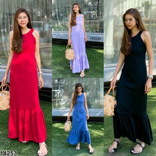 Maxi Dress เดรสยาว แขนเว้า แต่งระบายชายกระโปรง