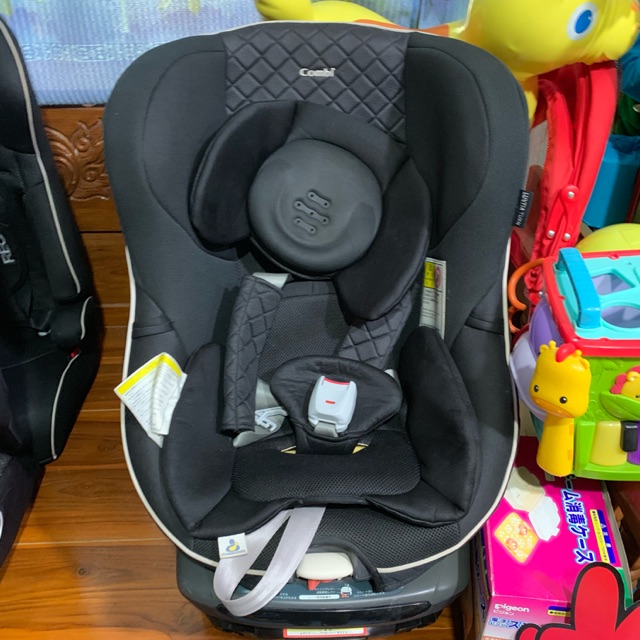 คาร์ซีท combi luxtia turn