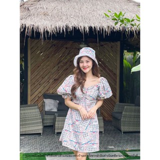 เดรสปาดไหล่ แขนตุ๊กตาบอลลูน เปิดหลังใส่สวยมากๆค่า สินค้ามีหมวกด้วยน่ะค่ะ รุ่นนี้บอกเลยว่าราคานี้หาไม่ได้อีกแล้วววว