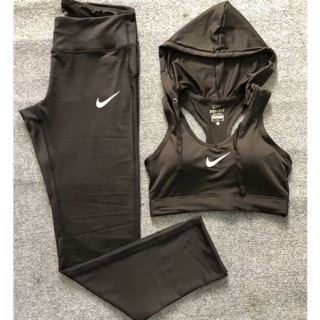 Nike - ชุดออกกำลังกาย ผู้หญิง