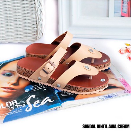 รองเท้าแตะ ลาย Avia CREAM Star