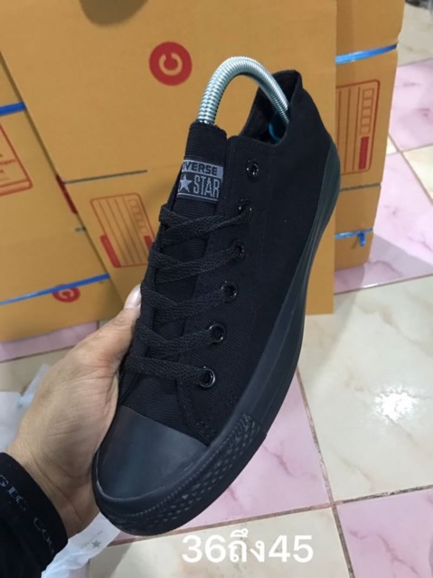 งานแฟชั่น Convers สีดำล้วน สีสุภาพ ใส่ได้หลายโอกาส