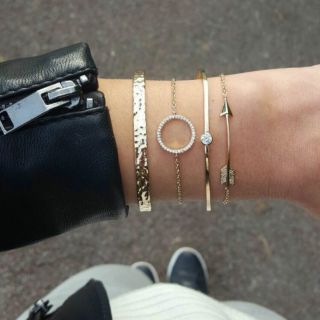 กำไลเซ็ท • Bangle Set