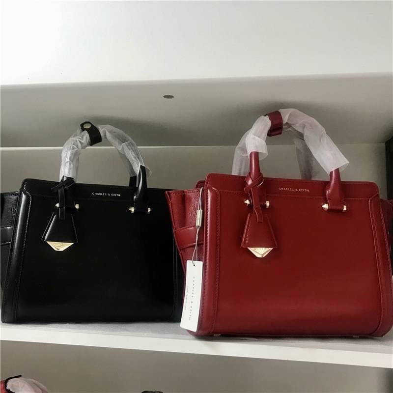 กระเป๋า charles&keith