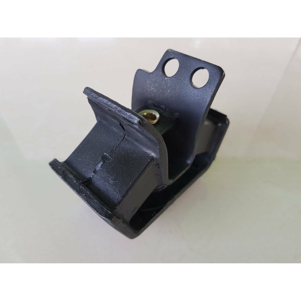 ยางแท่นเกียร์ TOYOTA VIGO 2500,3000,1KD,2KD 4×2 ของโรงงาน ราคาตัวละ280บาท