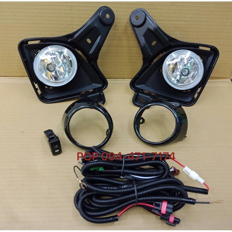 ไฟตัดหมอก สปอร์ตไลท์ รถตู้ ไฮเอ็ด hiace 2012 2013 foglamp sportlight hiace commuter  COMMUTER HIACE 