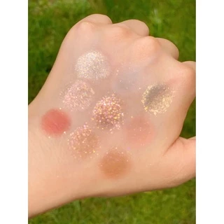 พาเลทอายแชโดว์ 9 สี เนื้อแมตต์ ประกายชิมเมอร์ แบบติดทน
