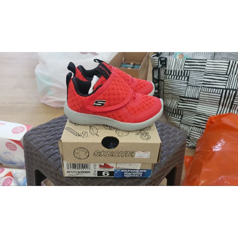 รองเท้า skechers เด็ก