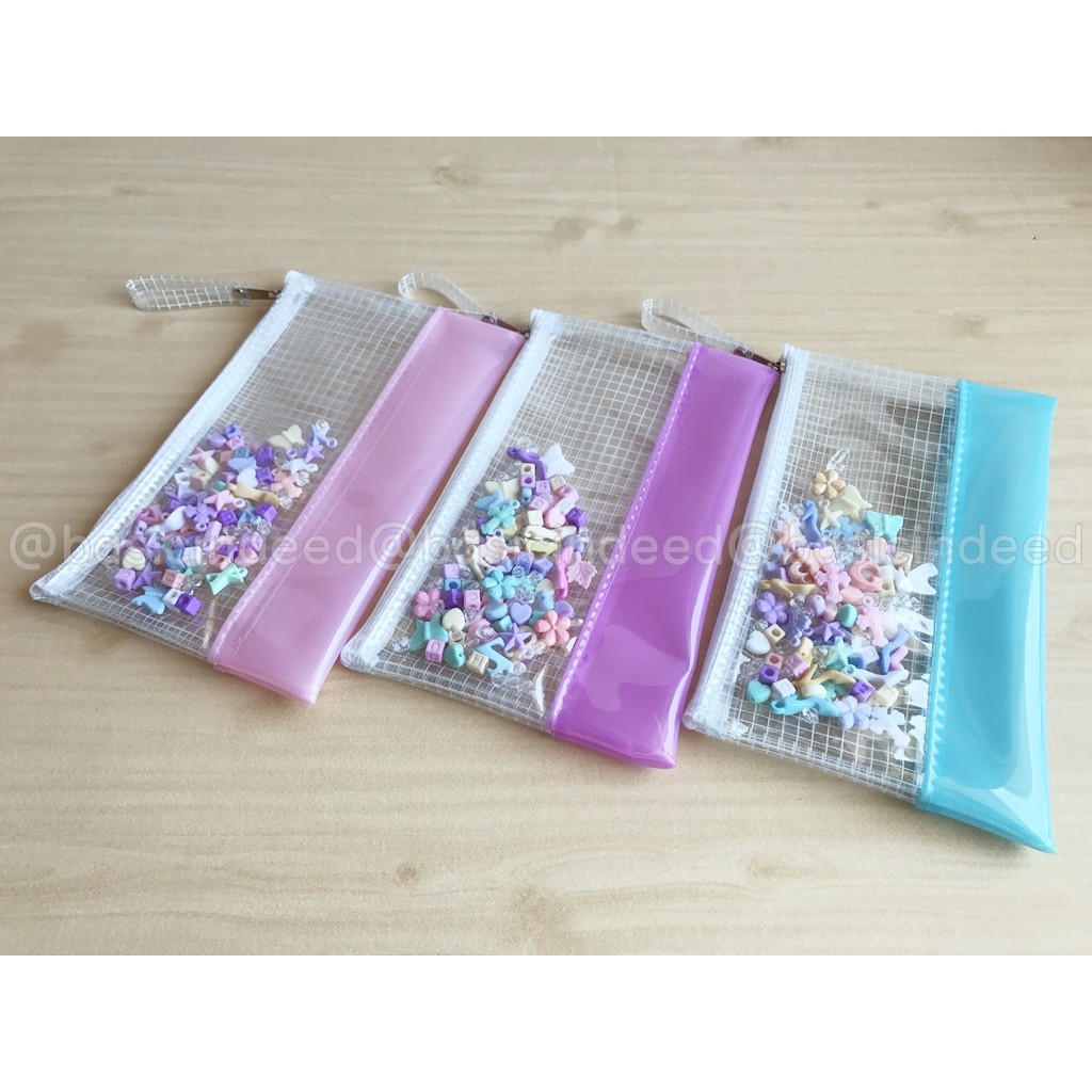 Basic Indeed X Kun Nuu กระเป๋าดินสอ ลูกปัด [S] กระเป๋าตาราง ต่อโฮโลแกรม size S ออกใบกำกับภาษีได้ - รูปที่ 2