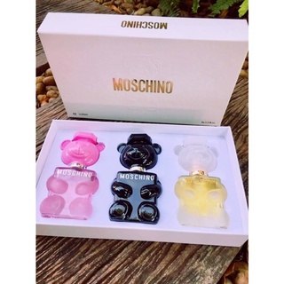 กิ๊ฟเซต Moschino น้องหมี 30ml หัวสเปรย์ 3กลิ่นขายดี  แพ็คเกจน่ารักมากๆ  ส่ง 950 บาท กิ๊ฟเซต Moschino น้องหมี 30ml หัวสเป