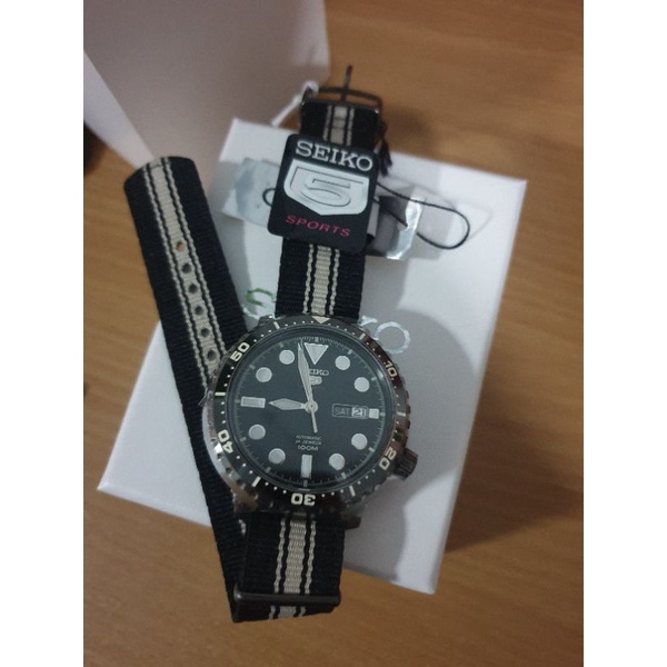 นาฬิกาข้อมือผู้ชาย SEIKO 5 SPORTS AUTOMATIC รุ่น SRPCP67K (Panda)