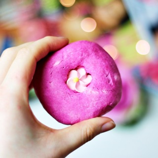 (ของใหม่) Lush Creamy Candy Bubble Bar 100g