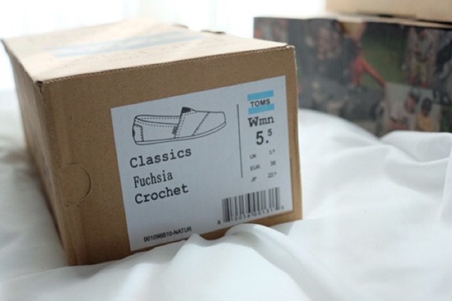 (อ่านรายละเอียดก่อนสังซื้อ)  ของแท้ Toms original แถมกระเป๋าผ้า  สีชมพูผ้าลูกไม้ / สีน้ำตาลผ้าทึบ ไซส์ 5.5 – 6.อา ราคา ถูกที่สุด ดีลบีเคเค แกลเลอรีภาพที่ 5