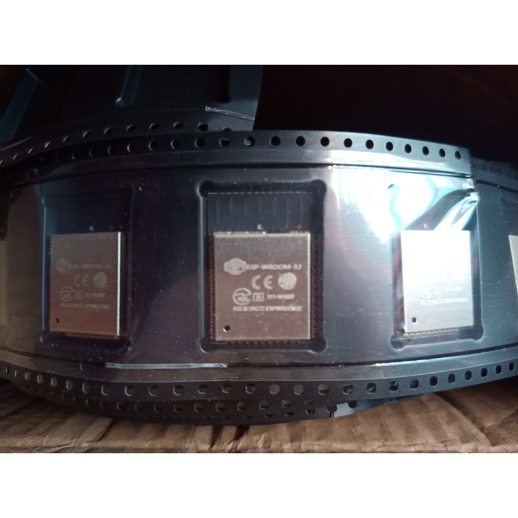 ESP32, ESP-WROOM-32 Wifi และ Bluetooth