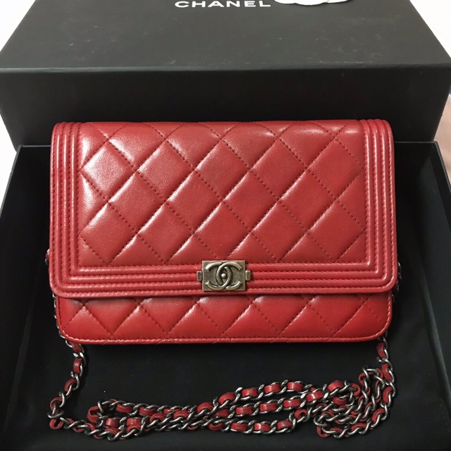 Chanel woc boy red color