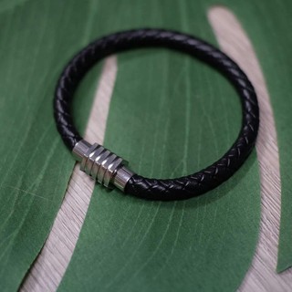 nn_braceletสายรัดข้อมือ RASTACLAT รหัส 042 กำไลข้อมือหนังถักสีน้ำตาลเข้ม ตัวนี้เป็นหนังวัวแท้ๆๆนะคะ