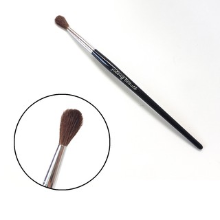 Yutong Beaute Pro Precision Crease Brush #17 - Soft Pony Hair Small Eyeshadow Crease Blending Brush