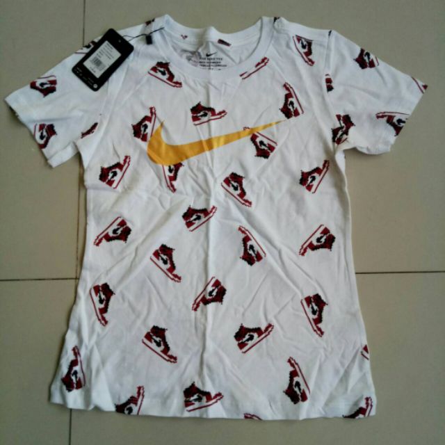 เสื้อยืด​ NIKE