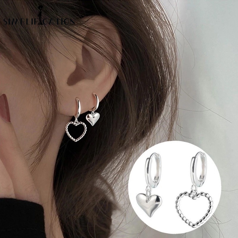 1 คู่ สง่างาม หวาน ไม่สมมาตร รัก หัวใจ จี้ ต่างหู / สีเงิน กลวง หัวใจ หยด ต่างหู เครื่องประดับประจําวัน
