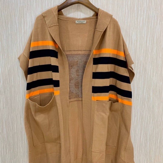 เสื้อ Burberry Carla Hooded Tb Monogram Wool