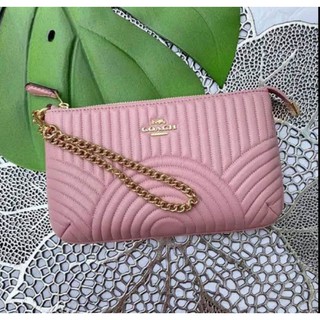 🎀 คล้องมือ สีชมพูควินส์ 8 นิ้วสายโซ่ L1 COACH F79934 LARGE WRISTLET WITH ART DECO QUILTING?