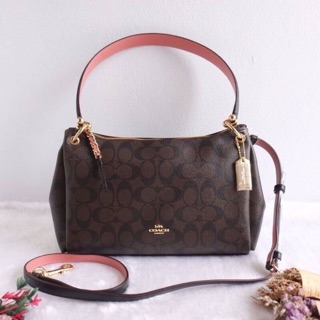 Coach F73177 Small mia shoulder bag รุ่นนี้ใบเล็กกำลังน่ารักเลยค่ะ คล้องไหล่ สะพายข้าง ก็น่ารักจ้า