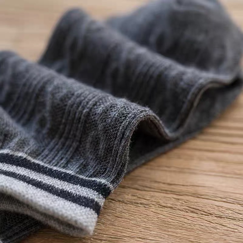 ถุงเท้าผู้ชาย  ถุงเท้าข้อสั้นดโซ่ 1แพ๊ค5คู่ - รูปที่ 2