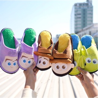รองเท้าใส่ในบ้าน พื้นบาง Woody วู้ดดี้ &amp; Buzz Lightyear บัสไลท์เยียร์ &amp; Little Greenman ลิตเติ้ลกรีนแมน Be friendly