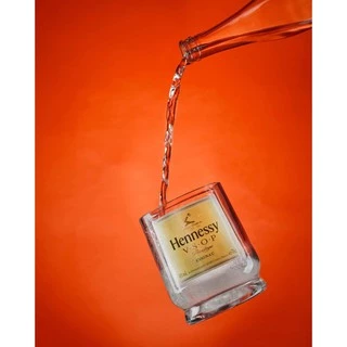 แก้วตัดจากขวด Hennessy VSOP สวยหรู