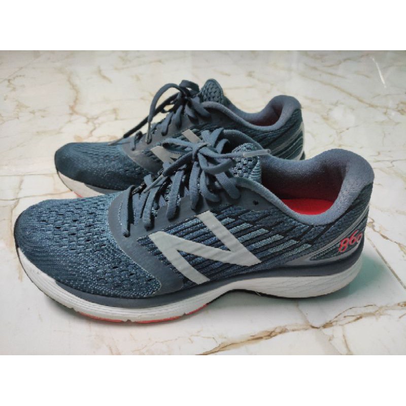 รองเท้า NEW BALANCE 860 V9