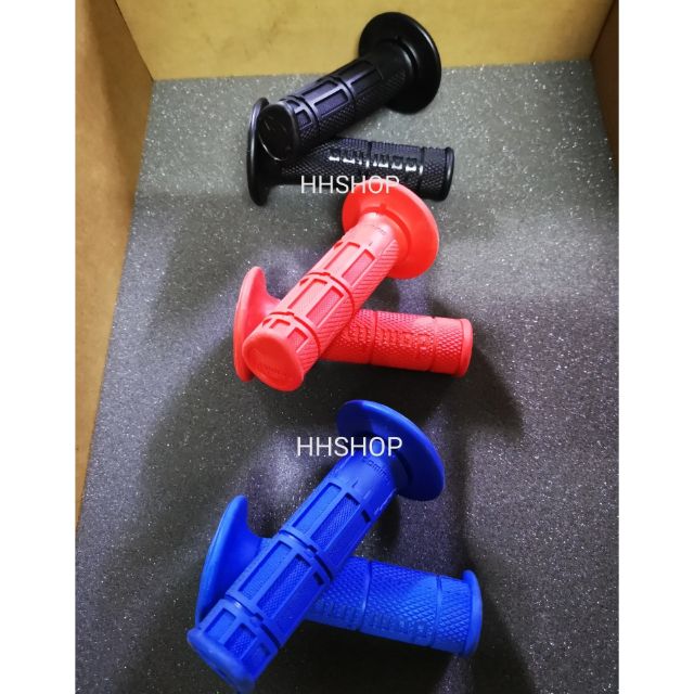 DOMINO ปลอกแฮนด์ UNIVERSAL ️