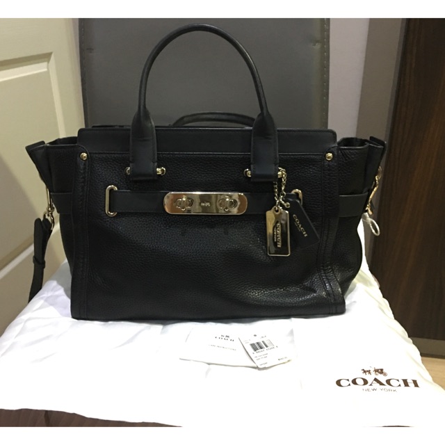 กระเป๋า coach swagger 27