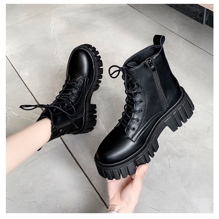 OhBlablaShoes พร้อมส่ง รองเท้าบูทหนัง ส้นตึก เชือก/ซิปข้าง สีดำ