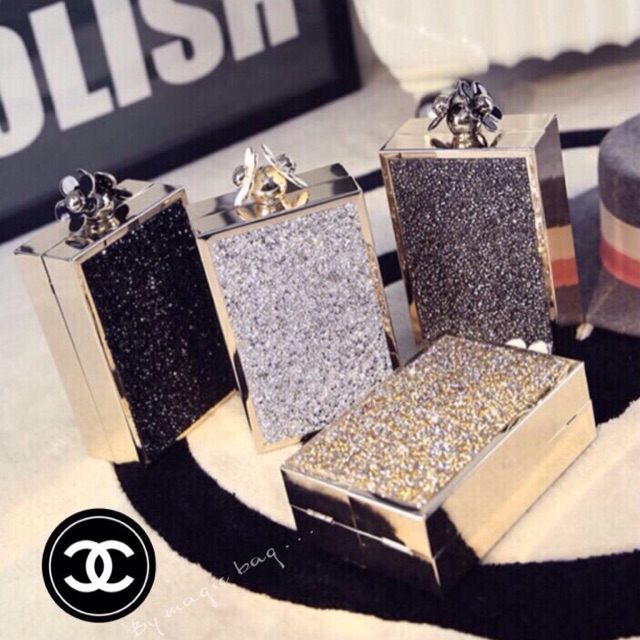 💕 chanel clutch 💕  พร้อมส่ง   กระเป๋าครัช งานสวยๆเก๋จาก Chanel ทรงกล่องน่ารักรักน่าใช้ ดีไซส์รุปทร