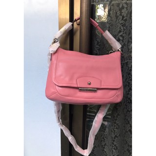 กระเป๋า Coach สีหายาก ใหม่แกะกล่อง ไม่เคยใช้ ของแท้ ซื้อจากเมกา สภาพ 100% ส่งฟรี