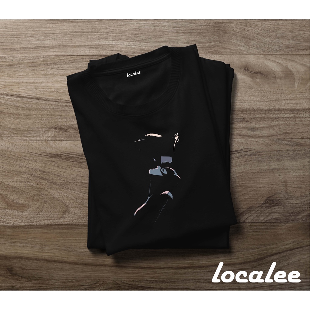 BATMAN & CATWOMAN KISSES BLACK TSHIRT - BATMAN SCREEN PRINTING เสื้อยืด - DC HEROES BATMAN CATWOMAN 