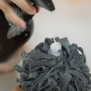 ใยขัดผสม Antibac!! Auriza Black Charcoal Bath Lilly ใยขัดผิวสำหรับอาบน้ำ