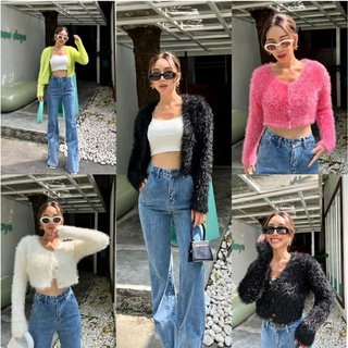 Emily fluffy sweater ว้าว ๆ อันยอง เสื้อ Sweater รุ่นใหม่น่ารักมากแบบดูแพงและเกาสุดสุด เนื้อผ้าปุกปุยน่ารักแบบ คูณ 100