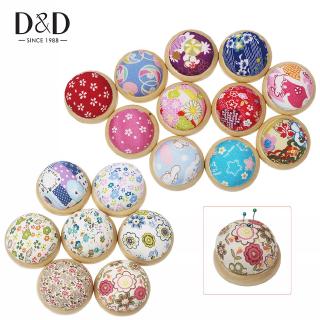 อุปกรณ์เสริมเข็มเย็บผ้า Pin Cushion Wooden Base Flower Pincushion Pins แบบสุ่มสี Diy สําหรับเย็บปักถักร้อย