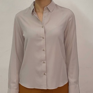 เสื้อเชิ้ตสีครีม Uniqlo แท้ 100% เนื้อผ้าดีมากกค่า