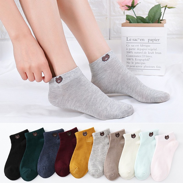 1แถม1 (พร้อมส่ง)ถุงเท้าลายหมี น่ารักๆ แบบข้อสั้น มี 10 สี kp99